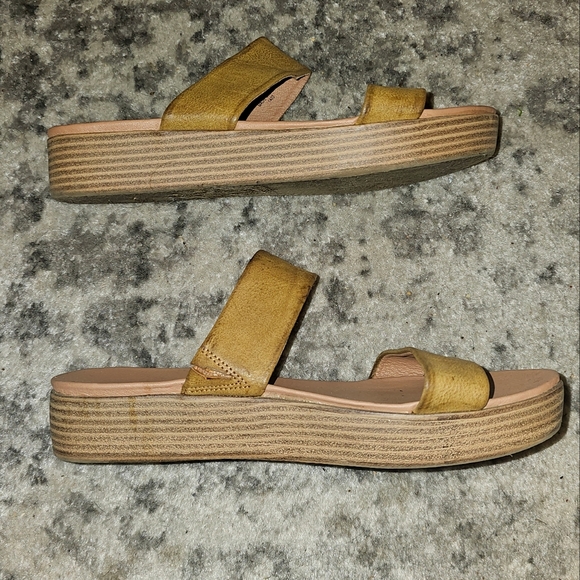 Madden Girl "Alie" Cognac Tan Light Brown Wood Platform Strappy Slides Sandals - Picture 13 of 14